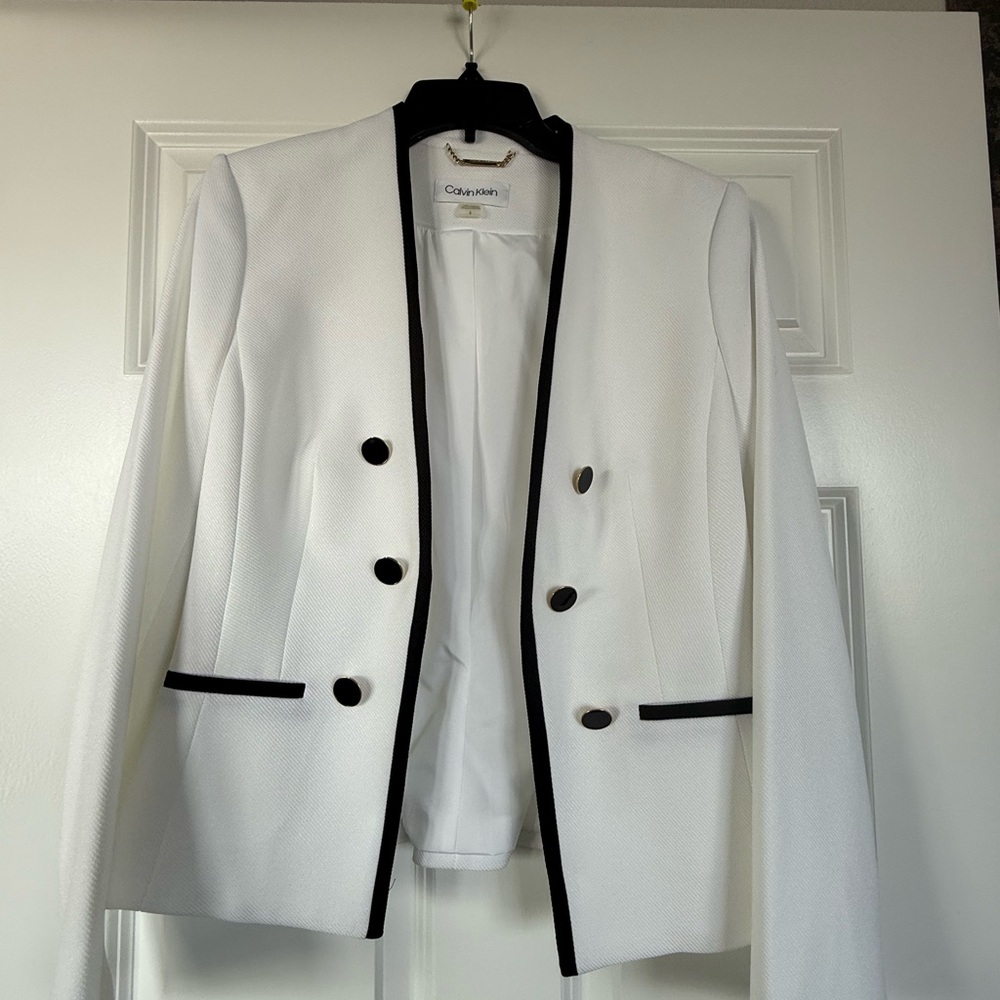 Calvin Klein Women's Blazer in White with Black Trim